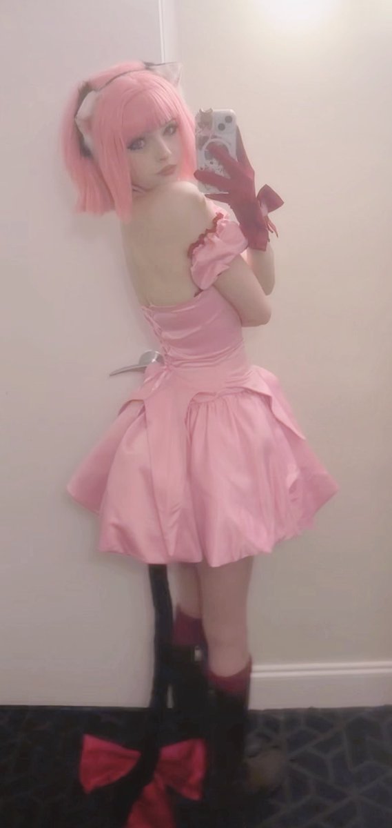elliibear's tweet image. i cosplayed ichigo from tokyo mew mew :3 🍓