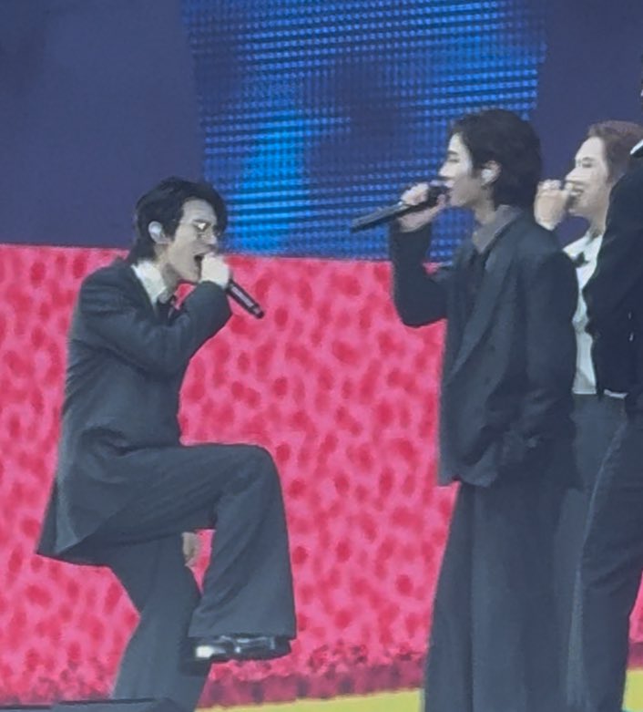 tsnamilh's tweet image. 아니 산이가 한이 조롱하는 게 진짜
