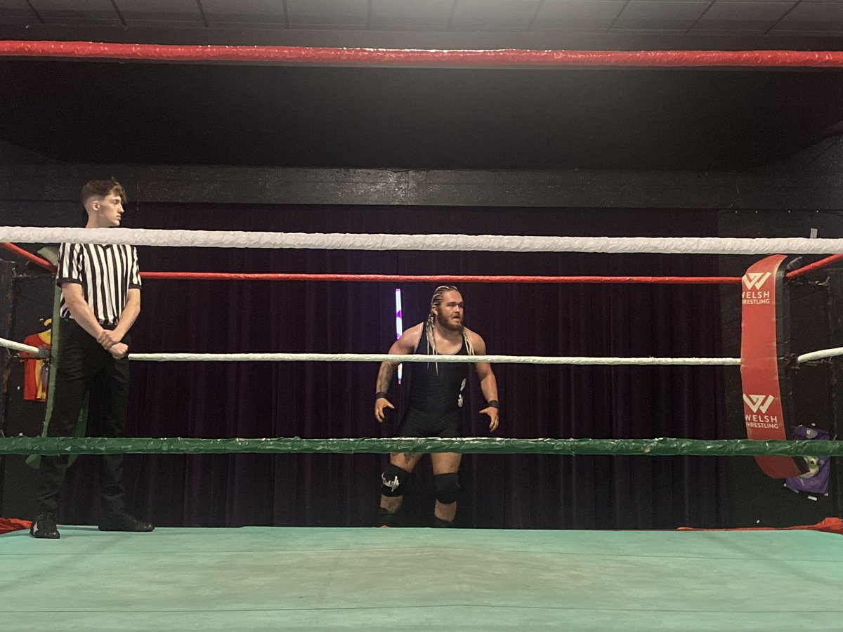 CurtAtlas's tweet image. CARMARTHEN BAY SUNDAYS
📸 - @Welsh_Wrestling
#welsh #welshwrestling #cymraeg #prowrestler #professıonalwrestling