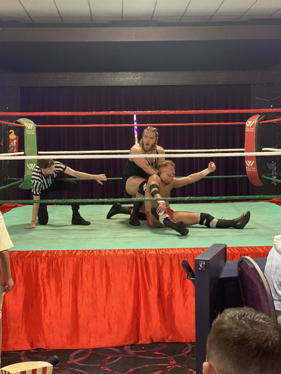 CurtAtlas's tweet image. CARMARTHEN BAY SUNDAYS
📸 - @Welsh_Wrestling
#welsh #welshwrestling #cymraeg #prowrestler #professıonalwrestling