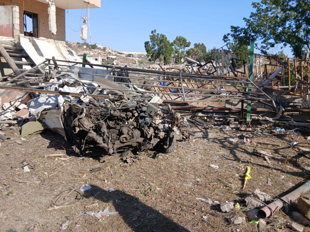 Mulhak's tweet image. مصادر صحفية:
التفجير الذي نفذته قوة اسرائيلية توغلت في بلدة كفركلا إستهدف آلية "بوبكات" ومحيطه واتبع العدو ذلك بإلقاء منشورات تحريضية عبر محلقة
#ملحق
