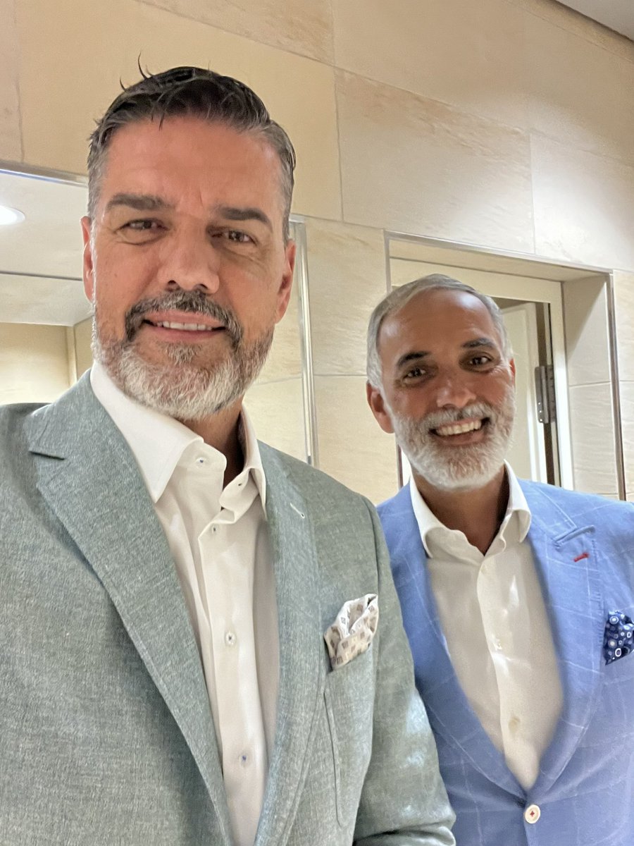Pascal Zuberbühler (@pascalzubi) on Twitter photo Seit einiger Zeit darf ich auf die Expertise und das feine Gespür von <a href="/FinezzaLa/">La Finezza - Alta Moda</a> zählen – meinem offiziellen Styleberater und Ausrüster.
Ob Business, Event oder Casual – mit <a href="/FinezzaLa/">La Finezza - Alta Moda</a> stimmt einfach alles. Danke 🙏 #MassimoRosato <a href="/scabal/">SCABAL</a> Seit einiger Zeit darf ich auf die Expertise und das feine Gespür von <a href="/FinezzaLa/">La Finezza - Alta Moda</a> zählen – meinem offiziellen Styleberater und Ausrüster.
Ob Business, Event oder Casual – mit <a href="/FinezzaLa/">La Finezza - Alta Moda</a> stimmt einfach alles. Danke 🙏 #MassimoRosato <a href="/scabal/">SCABAL</a>