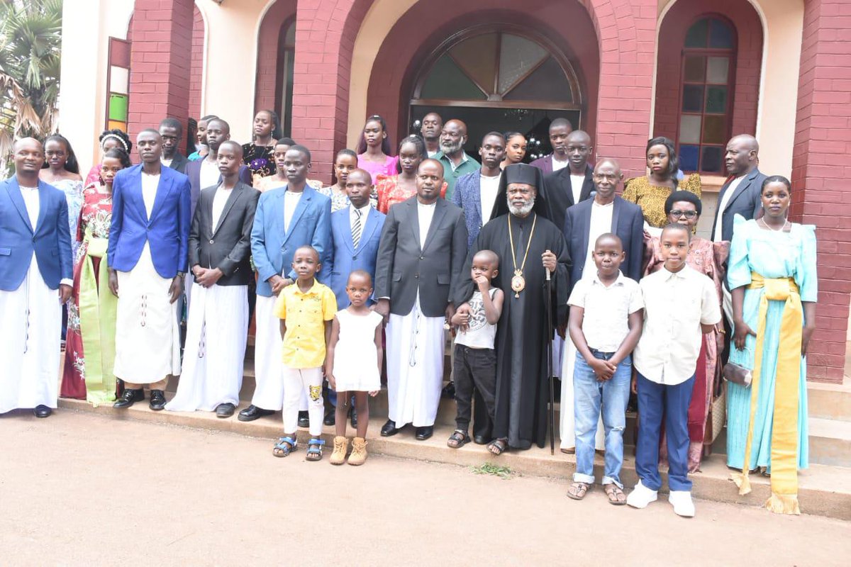 "Ayi Katonda waffe omusukkirivu, Ggwe ajjudde obulungi n'obwagazi eri abantu bo! Ng'omaze okutuyisa mu kyafaayo ne mu kigezo ky'okusattulukuka kw'Obuganda ne Yuganda. Ggwe wennyini watuuza Omuweereza wo era Kabaka waffe Ronald Muwenda Mutebi II ku Nnamulondo ya Bajjajja be,