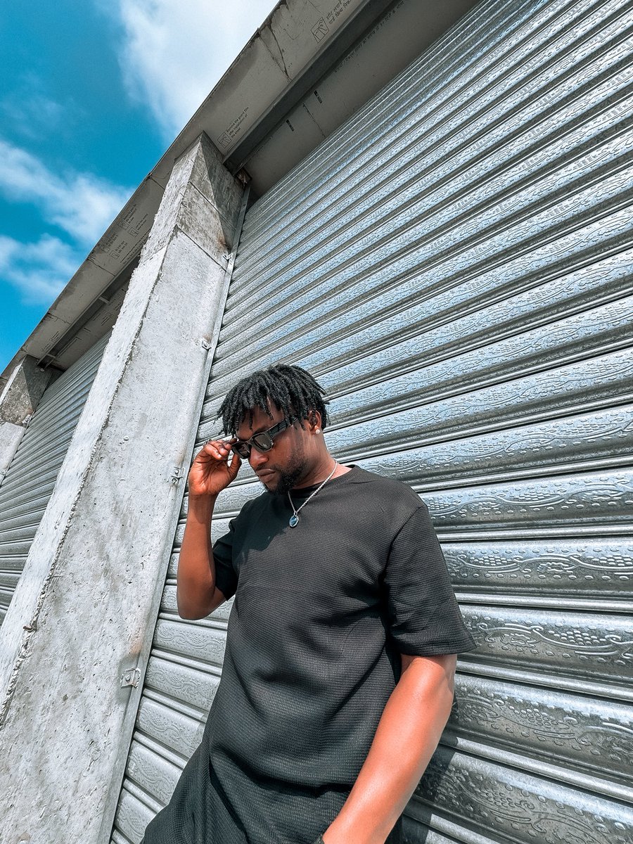 BIG ICE (@keenyice) on Twitter photo Appreciate can be deceptive but can’t be taken for granted! #PACKAGING with <a href="/djsliming/">STREET IS WATCHING ON YOUTUBE</a> out globally 👇🏾
ffm.to/packagin Appreciate can be deceptive but can’t be taken for granted! #PACKAGING with <a href="/djsliming/">STREET IS WATCHING ON YOUTUBE</a> out globally 👇🏾
ffm.to/packagin