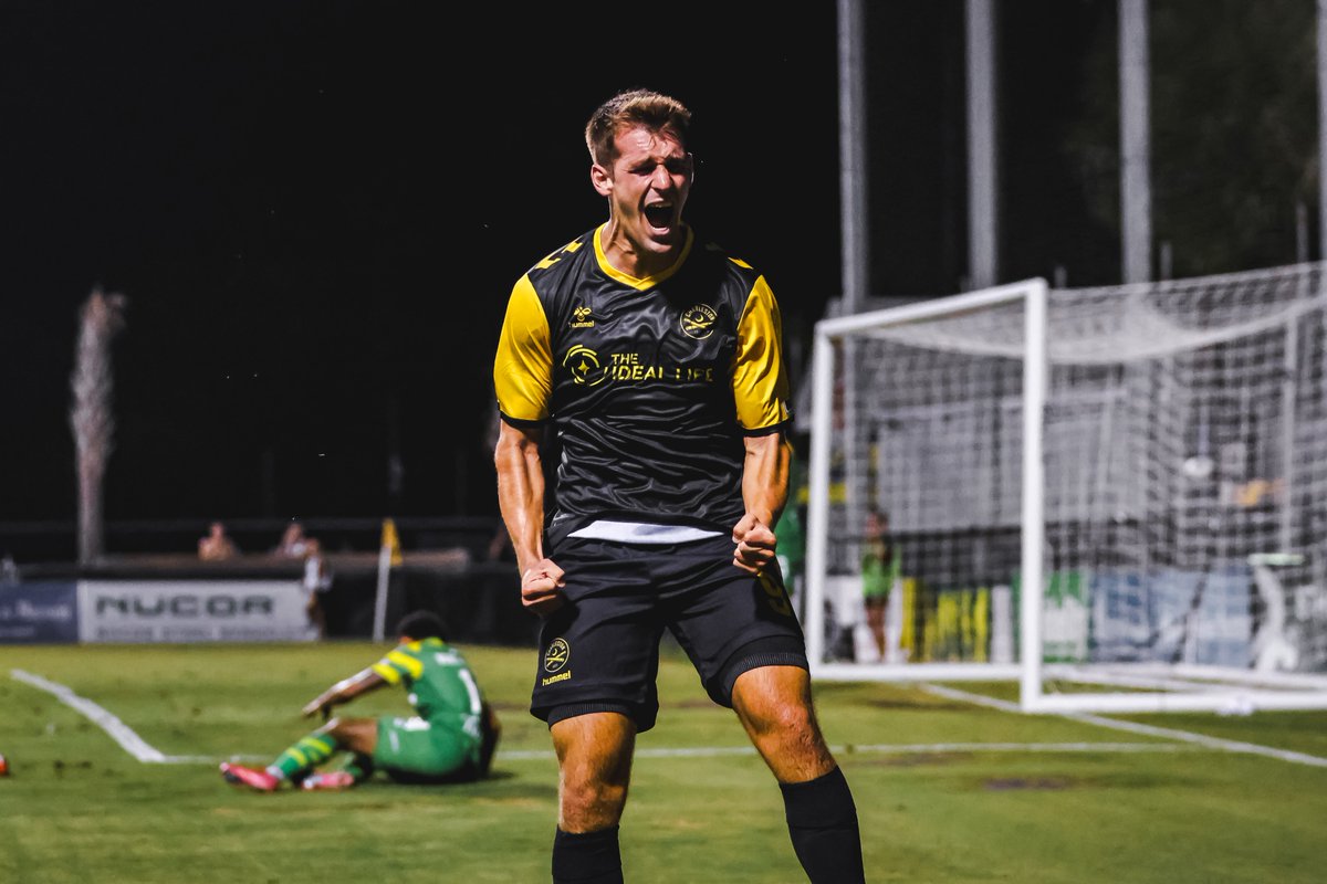 Chas_Battery's tweet image. The doc prescribed a winner. 🩺🎯