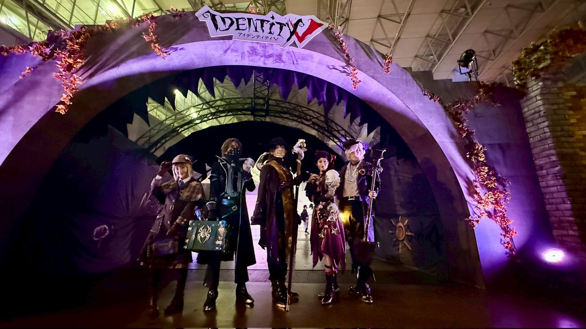 yukikan_no's tweet image. 7周年イベントテーマ衣装の皆と📸
#第五人格7周年おめでとう
#第五人格DigDigSeven
#IdentityV
#第五人格 
#第五舞台
#金箔
#隠者