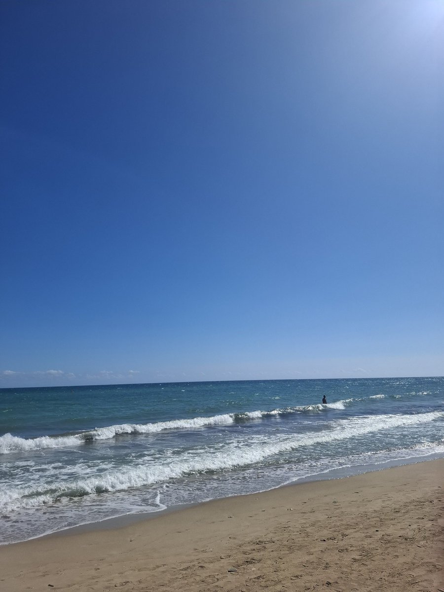 Titti95683085's tweet image. ..." vento d estate io vado al mare voi che fate...forse mi perdo"
#maestrale
#estate