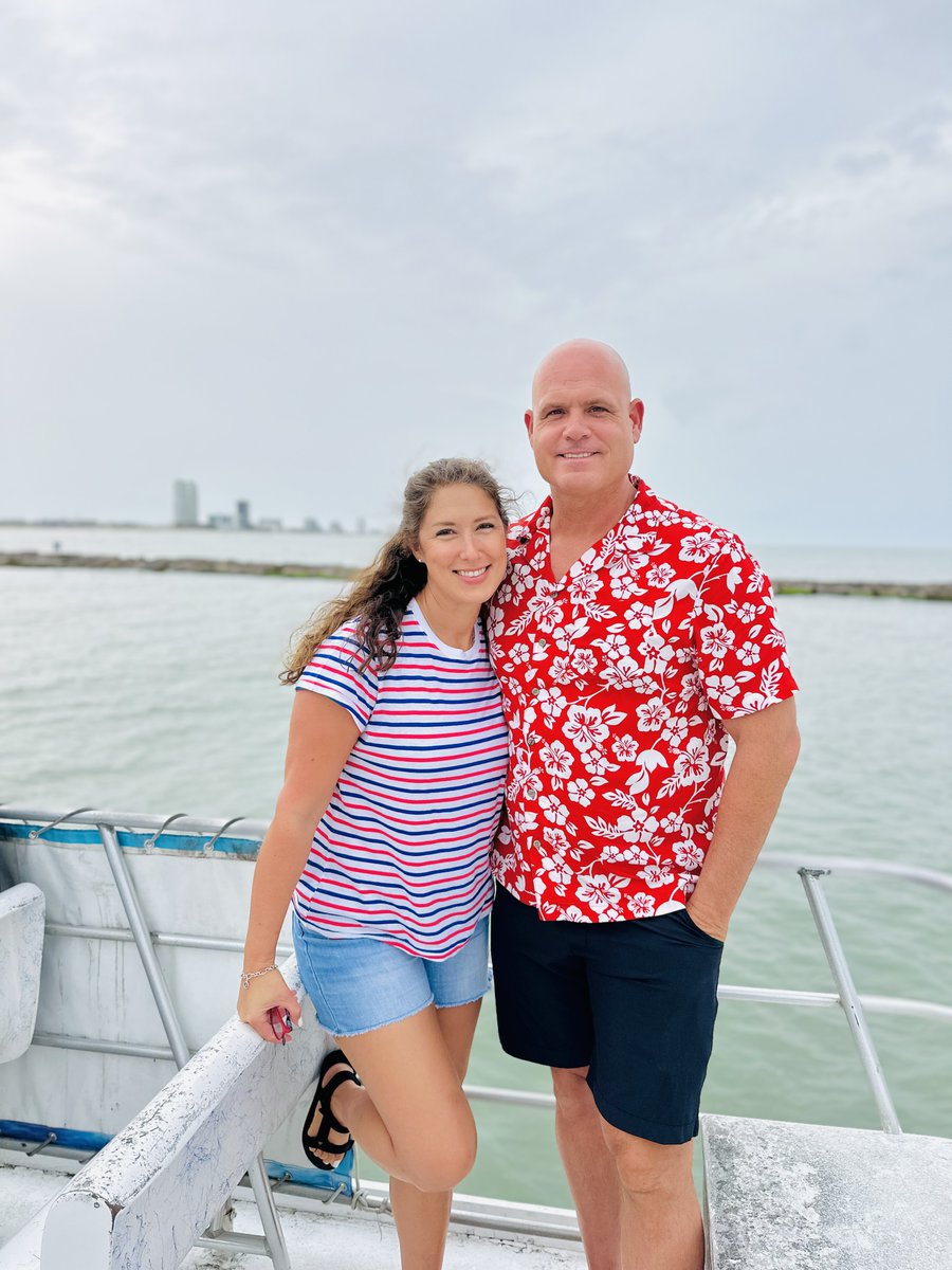 DaisyGreek's tweet image. Love getting away with my love!  Do something different you don&apos;t normally do together.  Here we rode a boat to watch the dolphins. Keep it interesting.   #younglove #buyahome #raiseafamily
