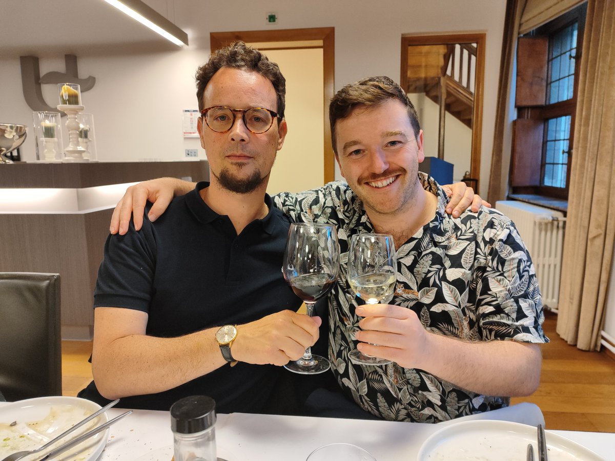 Pablo Acosta-García (@pabloacostagarc) on Twitter photo Al fin <a href="/M_S_Hahn/">Michael Hahn</a> y yo hemos enviado el manuscrito de A Companion to Angela of Foligno a Brill. Ha quedado fantástico. Más de 600 páginas sobre hombros de gigantes que renuevan los estudios sobre la folignate.
Aquí el índice y una foto de nuestra celebración en Amberes. Al fin <a href="/M_S_Hahn/">Michael Hahn</a> y yo hemos enviado el manuscrito de A Companion to Angela of Foligno a Brill. Ha quedado fantástico. Más de 600 páginas sobre hombros de gigantes que renuevan los estudios sobre la folignate.
Aquí el índice y una foto de nuestra celebración en Amberes.