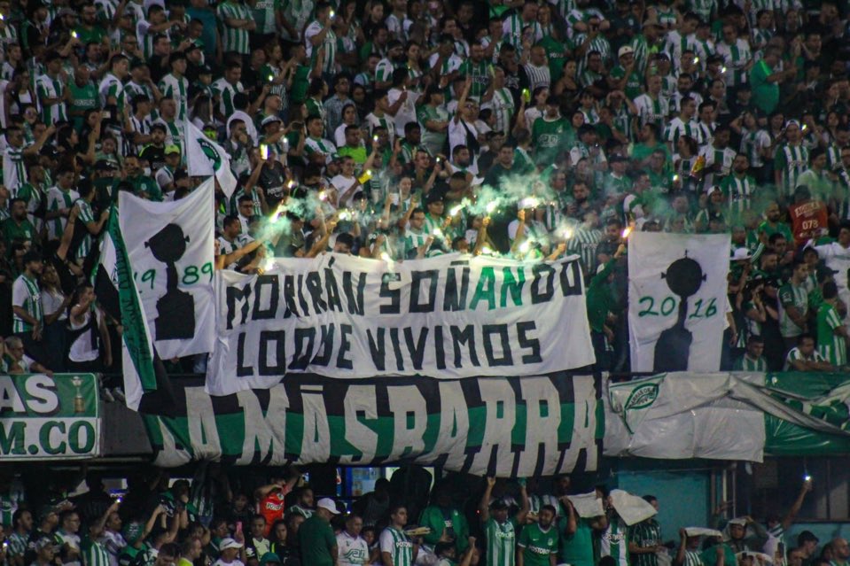 aristi___'s tweet photo. MORIRÁN SOÑANDO LO QUE VIVIMOS AQUEL 27 DE JULIO DEL 2016 🏆💚 https://t.co/CHbachUvaV