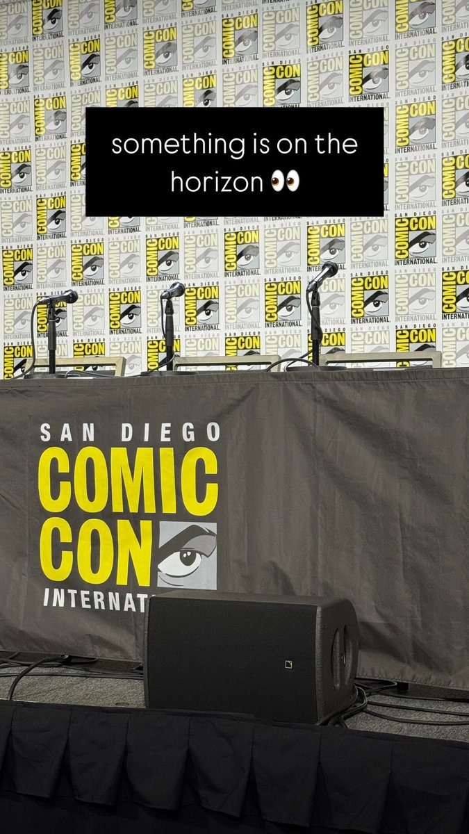 AmyFNLeaks's tweet image. FORTNITE TEASERS WHAT'S COMING AT COMIC-CON?
Fortnite posted a picture on Instagram at Comic-Con. The caption reads, “something is on the horizon👀.”
#Fortnite | @FirexFNBR_