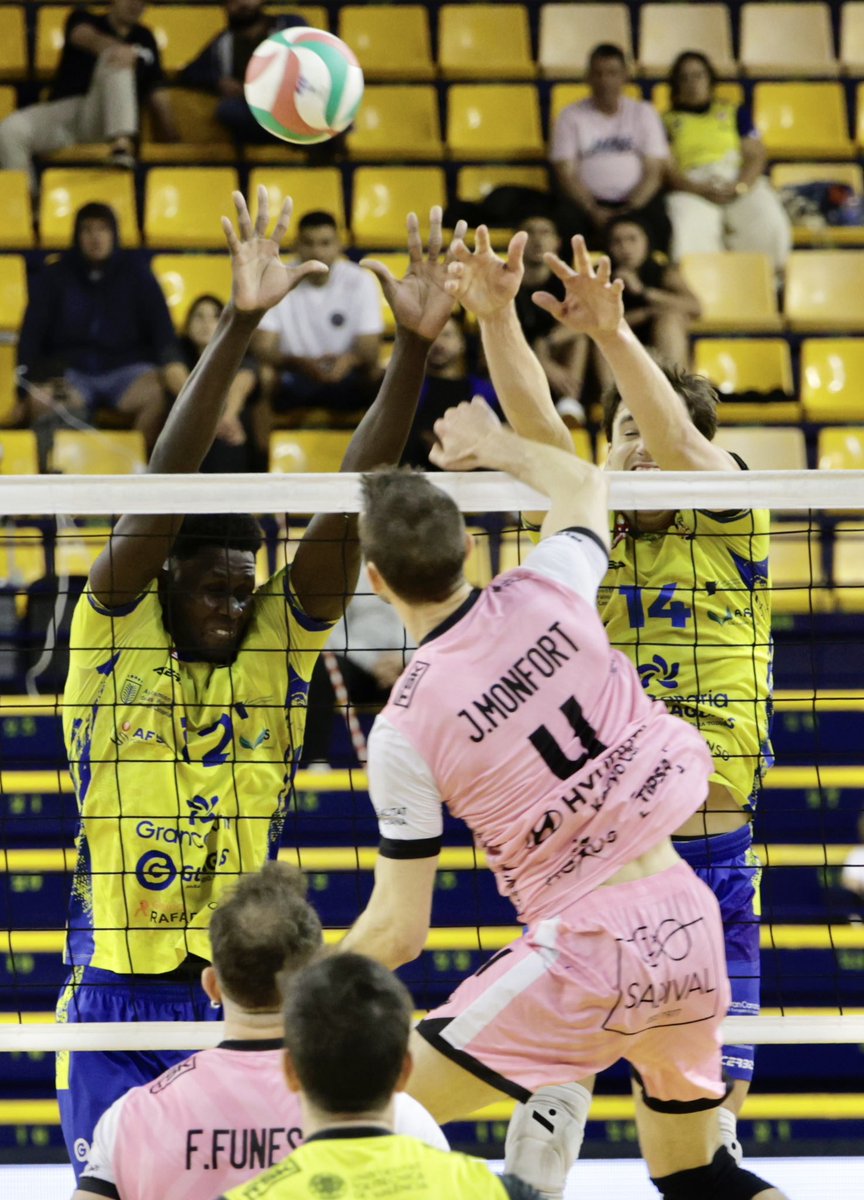 Club Voleibol Guaguas Las Palmas de Gran Canaria (@cvguaguas) on Twitter photo Superliga 25-26.
El proyecto del club valenciano del <a href="/ConqueridorV/">Léleman Conqueridor Valencia</a> sigue tomando cuerpo con varias renovaciones.
A <a href="/javimonfort77/">javi monfort</a> le veremos en el otro lado de la red contra los bloqueos del CV Guaguas.
Se recomienda visitar su twitter. Superliga 25-26.
El proyecto del club valenciano del <a href="/ConqueridorV/">Léleman Conqueridor Valencia</a> sigue tomando cuerpo con varias renovaciones.
A <a href="/javimonfort77/">javi monfort</a> le veremos en el otro lado de la red contra los bloqueos del CV Guaguas.
Se recomienda visitar su twitter.