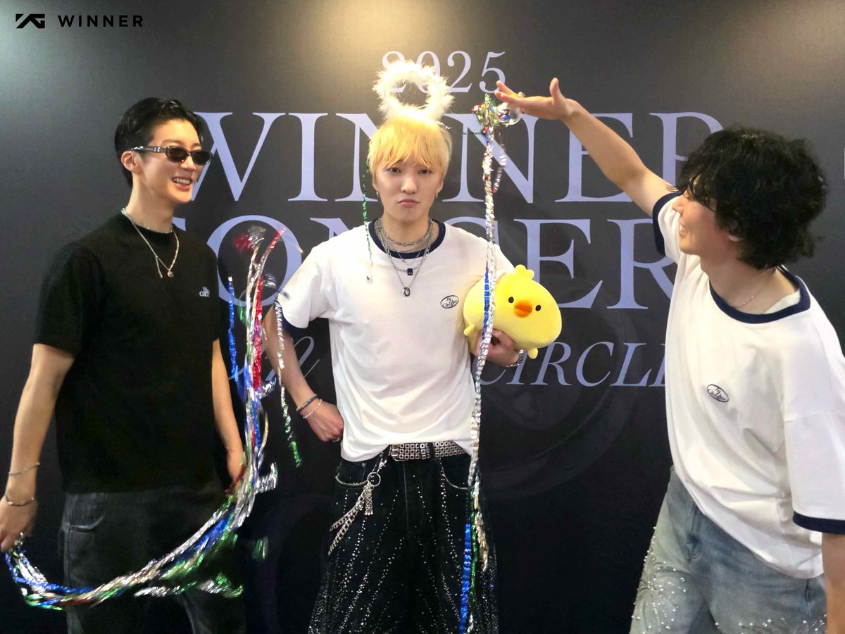 yginnercircle's tweet image. #THANKUINNERCIRCLE
๊ท์๋ฏธ๋ค ๋ฑ์ฅโจ
(๊ผญ ์งฑ์ด ๋ผ์ผ์ง ๊ผญ ์งฑ์ด ๋ผ์
์ธ์ ๊ดด๋กญํ๋ ์ฌ๋ ๋ค ํผ๋ด์ค๊ฑฐ์ผ)
๋ง๋ฑ๋ฆฌ๋ ์น์ค์ด์ ์ ๋ ์์๋ค๐
๋ง๊ณต๊น์ง ๋! ์ธ์์ ์๋๋ ํจ!๋ฐ๋ฆฌ~๐ซถ
#WINNER #์๋ #2025 #CONCERT
#IN_OUR_CIRCLE #DAY_3