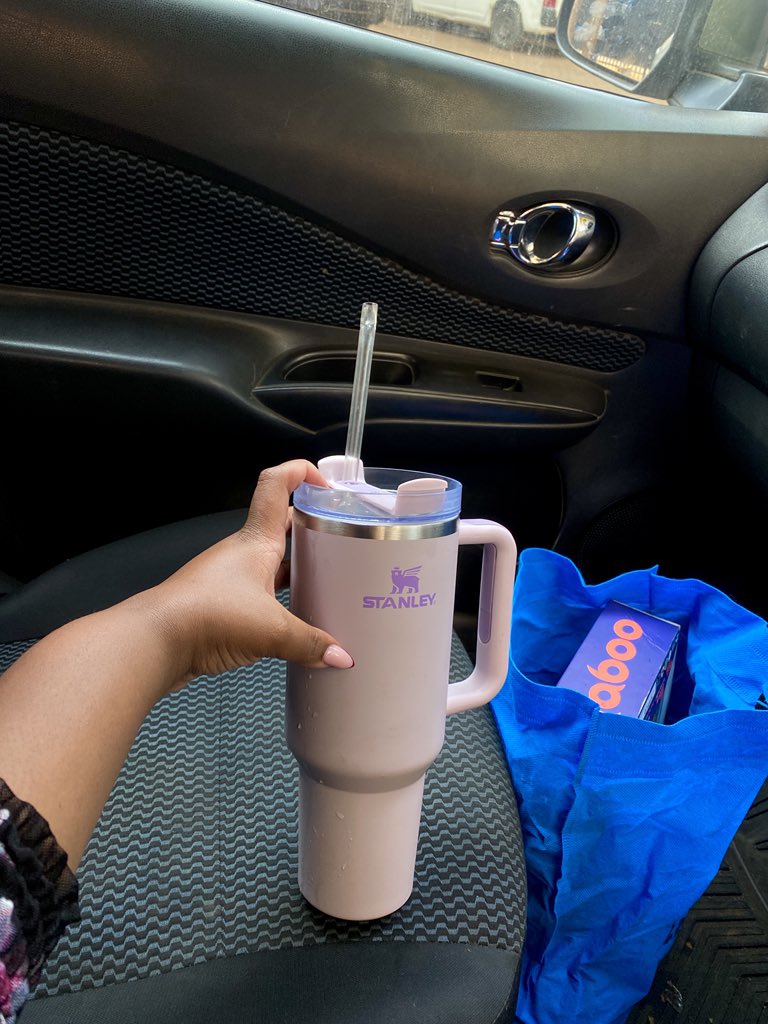 goaldigger_ke's tweet image. Guess what’s in my Stanley?