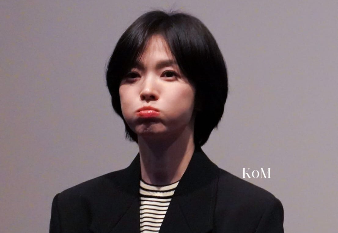 hyekyots's tweet image. What is she so cute for 

#SongHyeKyo