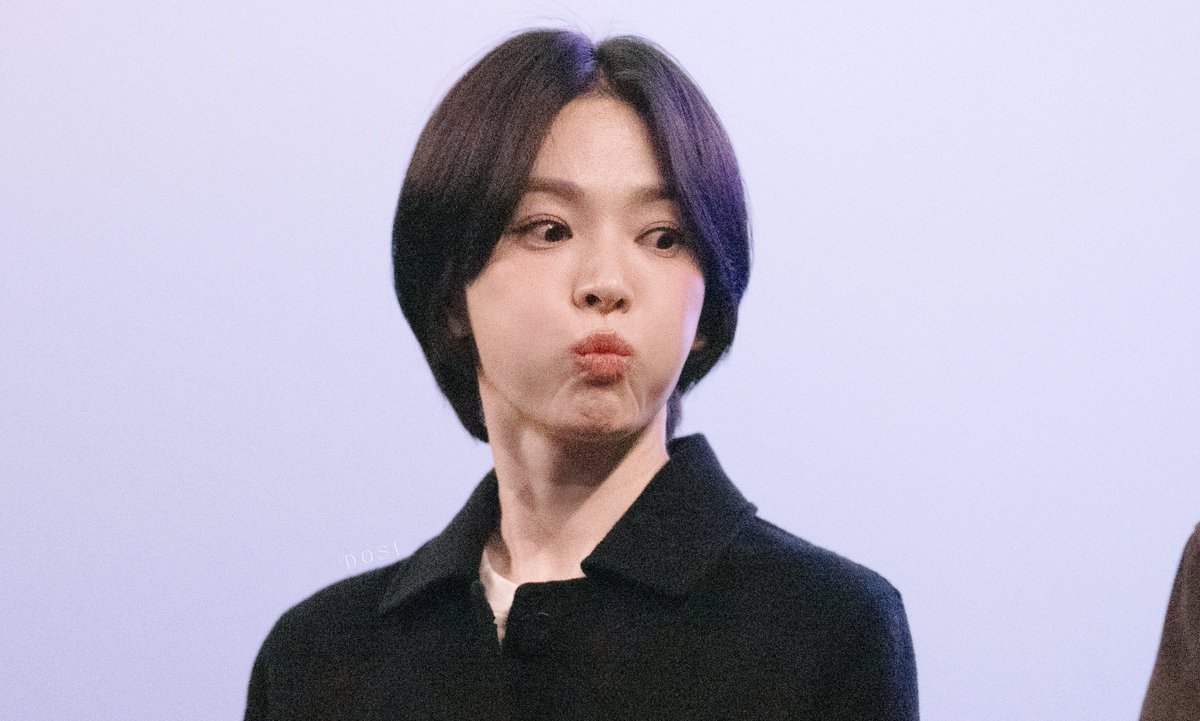 hyekyots's tweet image. What is she so cute for 

#SongHyeKyo