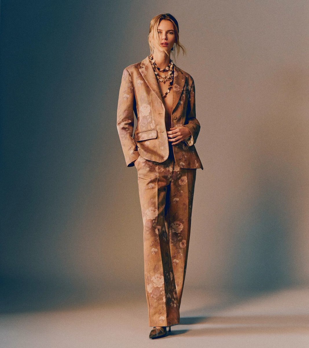 kendam_com's tweet image. Momonì Pre-Fall 2025 collection lookbook kendam.com/news/lookbooks…

#Momonì #PreFall2025 #PF25 #Lookbooks #Italy  #Fashion #Kendam