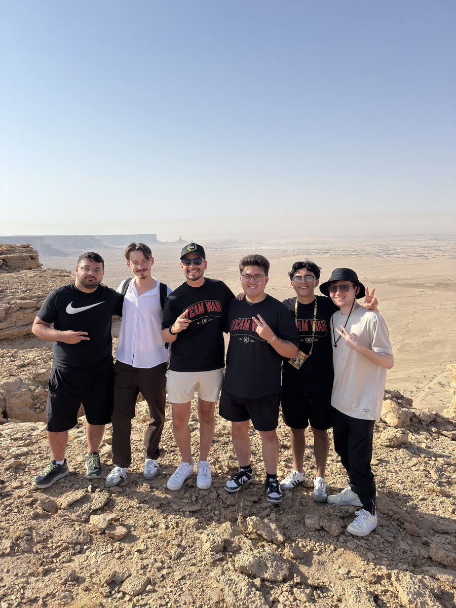 WAR_Surge's tweet image. This place defines aura 🏜️
Had the pleasure of working with most of these gents this year under @OfficialTeamWaR & nothing beats the relationships you build 🤎