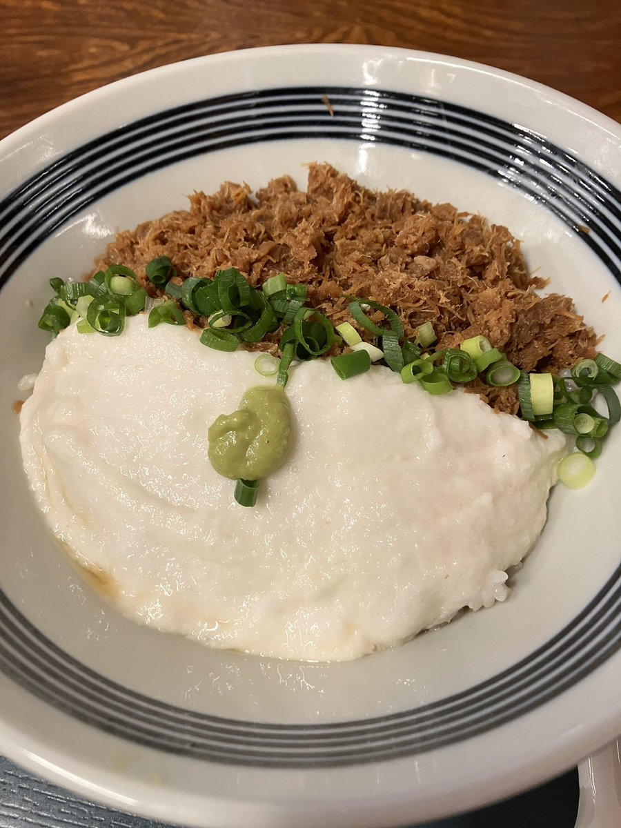 umameshi_bot's tweet image. 自然薯丼、、、二日酔いに染みる🤤
#飯テロ　#グルメ　#相互　#企業公式