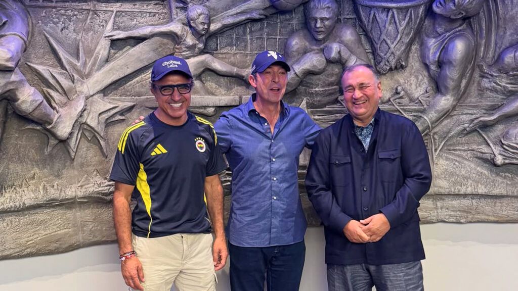 Fenerbahçe’nin, Chobani anlaşmasına Murat Ülker de katıldı: Kadıköy’den dünyaya bir mesaj

velev.news/spor/fenerbahc…