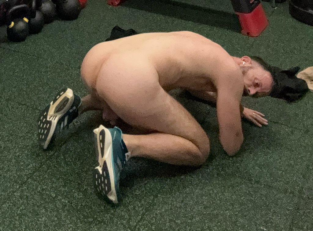 🚨 Calling all real men in #Olten, #Switzerland: Baby Markus is on all fours his hole exposed - begging to be used. No talk, no fuss. Just reply if you're keen, and come take what’s already been given to you. 🍼🔐💦 #PublicUse #BabyMarkus #UseTheHole #Olten #Emasculated