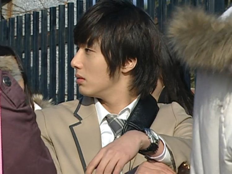 yukiiii__7's tweet image. 이윤호 콧대 열~라 높아