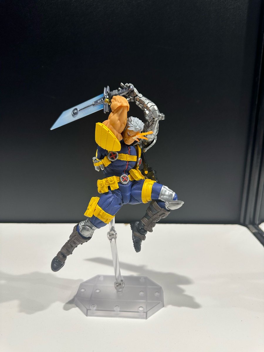 Tokullector's tweet image. A look at the upcoming Amazing Yamaguchi Cable 1.5 as well as some Metal Gear Solid protos! #WonderFestival