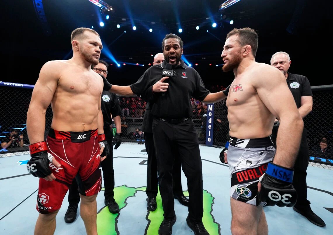 lefthook25's tweet image. Can't wait fans to hype this fight like Yan has a chance
Again to be crushed by the Machine.