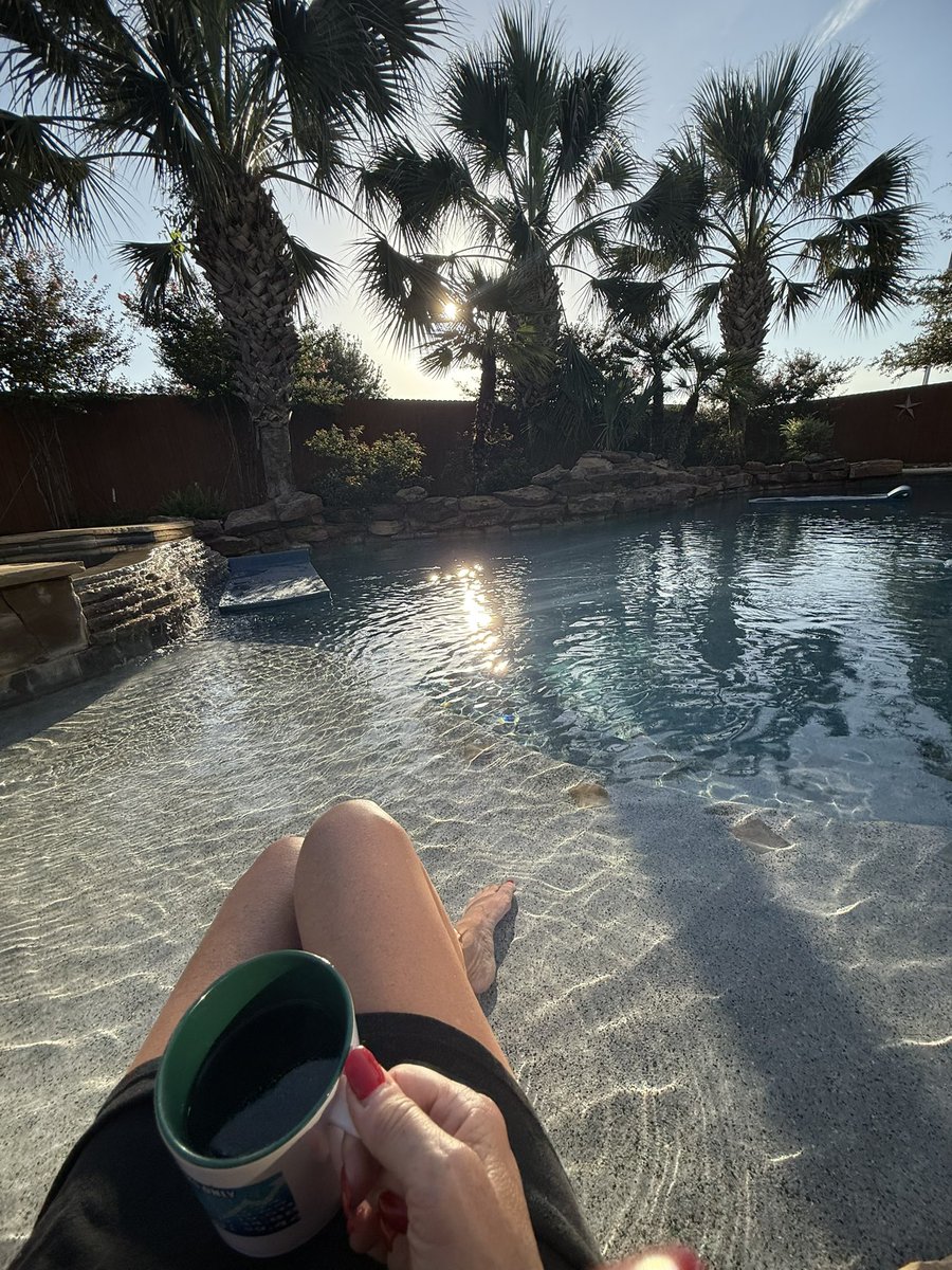 LGLegs's tweet image. Good Sunday morning X fam!! 😊Sunday funday today!! Back to work Tuesday for me so I’m enjoying every minute. Hope your day is relaxing and/or fun…but first, coffee ❤️☕️