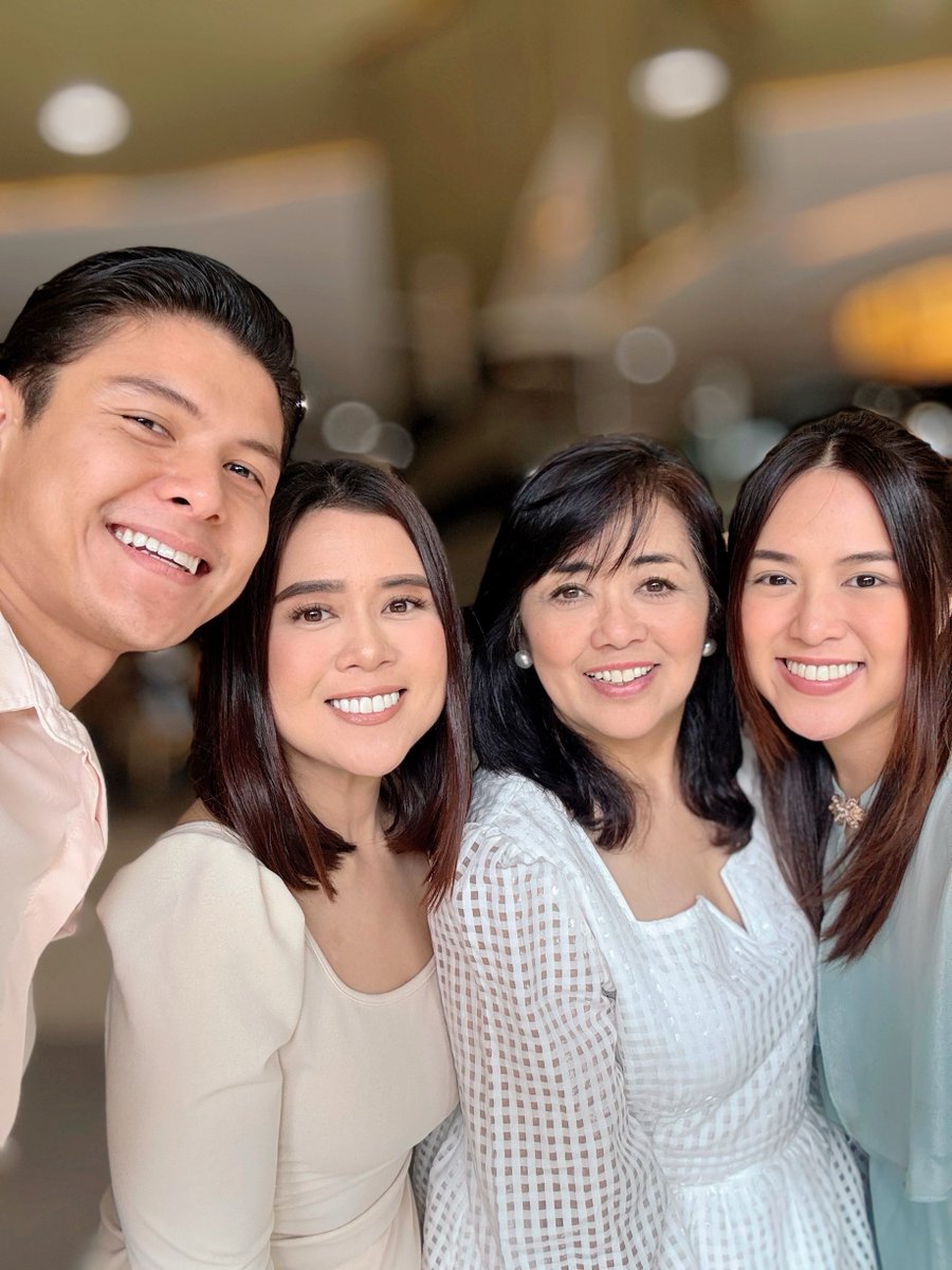 Grateful for many blessings in my life:
Our cute and smart dog
Good health
Steady career
Funny and supportive friends
Loving relatives

But what I’m most grateful for is my happy and nurturing family whom I’m able to attend worship services and serve God with wholeheartedly 🤍