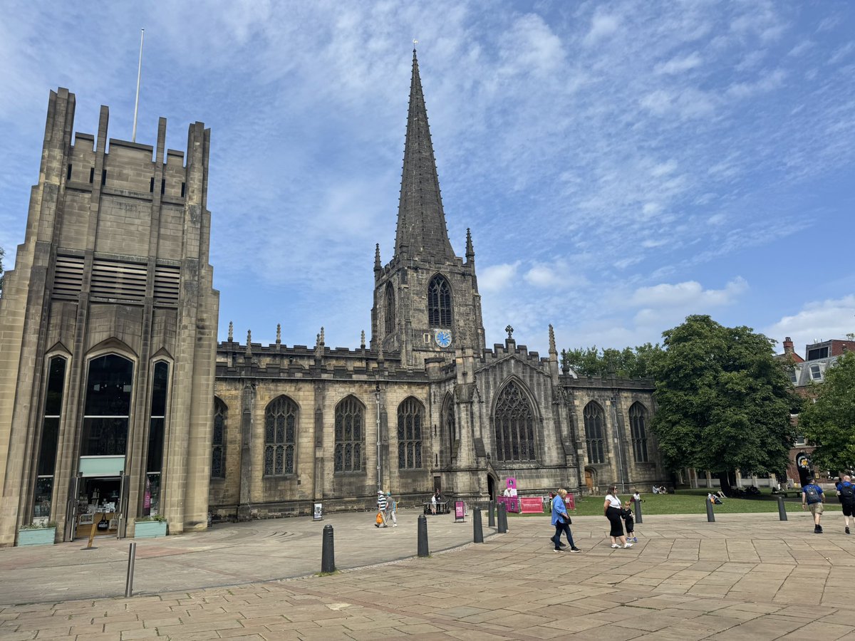 GayleStephen2's tweet image. Have had a lovely long weekend. Quick trip to Sheffield where I actually saw more than our hotel & ice rink for a change. Organised lots of synchro stuff ready for the season ahead. Would now like the rain to stop so I can finish the grass cutting π