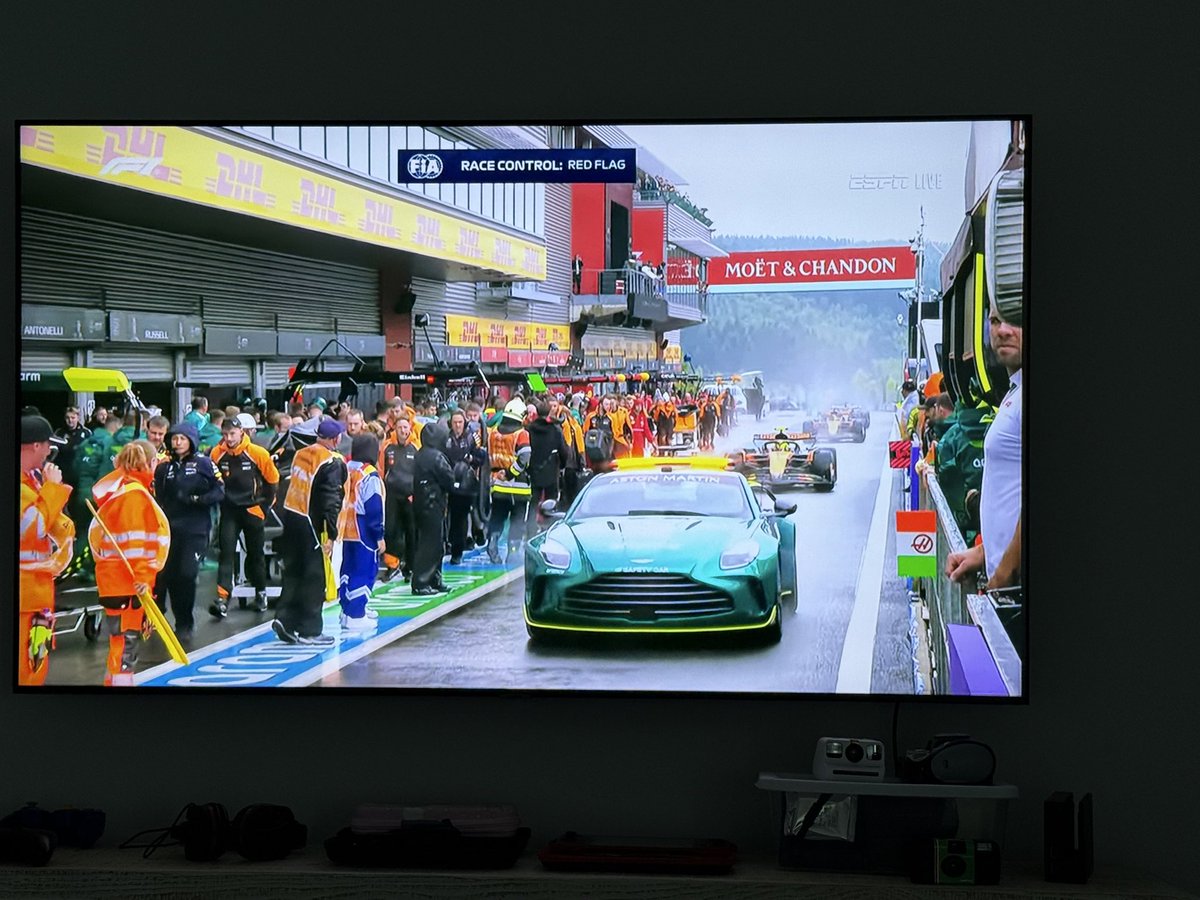 garydfaulkner's tweet image. Beach? Oh yeah, as soon as the race is over.