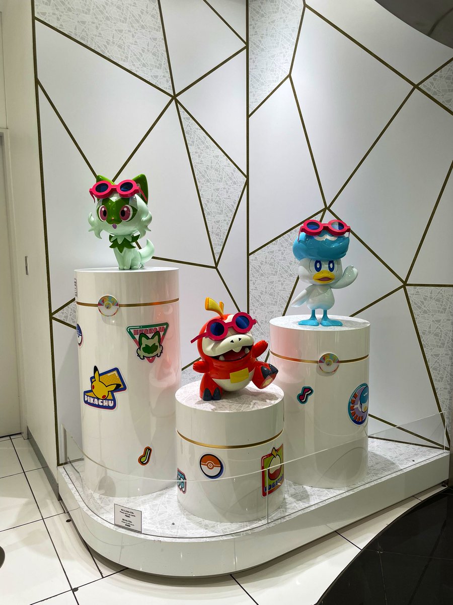 chevron_shark's tweet image. 帰りに日本橋のポケセンに寄ってメガルカリオ達をゲットしてきた✨