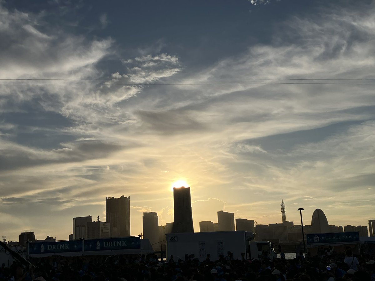 kimama_factory's tweet image. 今日は以前ガンダムが立ってた横浜で行われたライブへ。とても楽しい体験でした😁