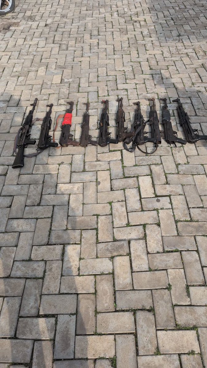 PoliceNG's tweet image. PRESS RELEASE
INTERNAL SECURITY: POLICE NEUTRALIZE THREE BANDITS, RECOVER TEN AK-47 RIFLES IN INTELLIGENCE-LED OPERATIONS
In continuation of the Force’s launched offensive against violent crimes and armed criminal syndicates that threaten the country’s peace and stability, the…
