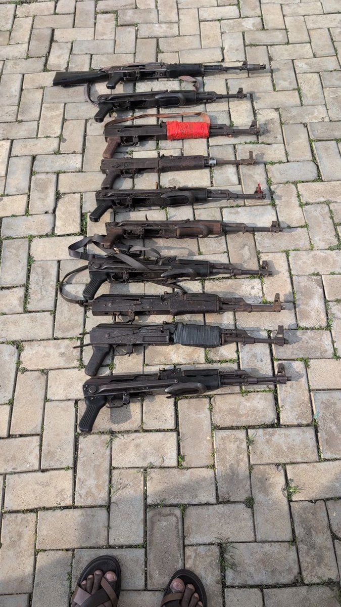 PoliceNG's tweet image. PRESS RELEASE
INTERNAL SECURITY: POLICE NEUTRALIZE THREE BANDITS, RECOVER TEN AK-47 RIFLES IN INTELLIGENCE-LED OPERATIONS
In continuation of the Force’s launched offensive against violent crimes and armed criminal syndicates that threaten the country’s peace and stability, the…