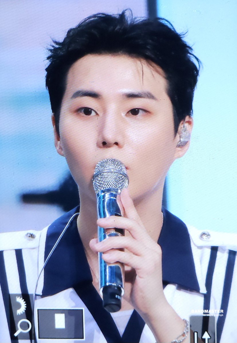 bandmaster_'s tweet photo. 250727 팬미팅

#데이식스 #DAY6 #영현 #영케이 #YOUNGK https://t.co/mWCnWazrBO