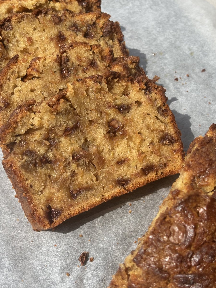 bakingenjoyer's tweet image. brown butter chocolate chip banana bread with cinnamon sugar swirls !!