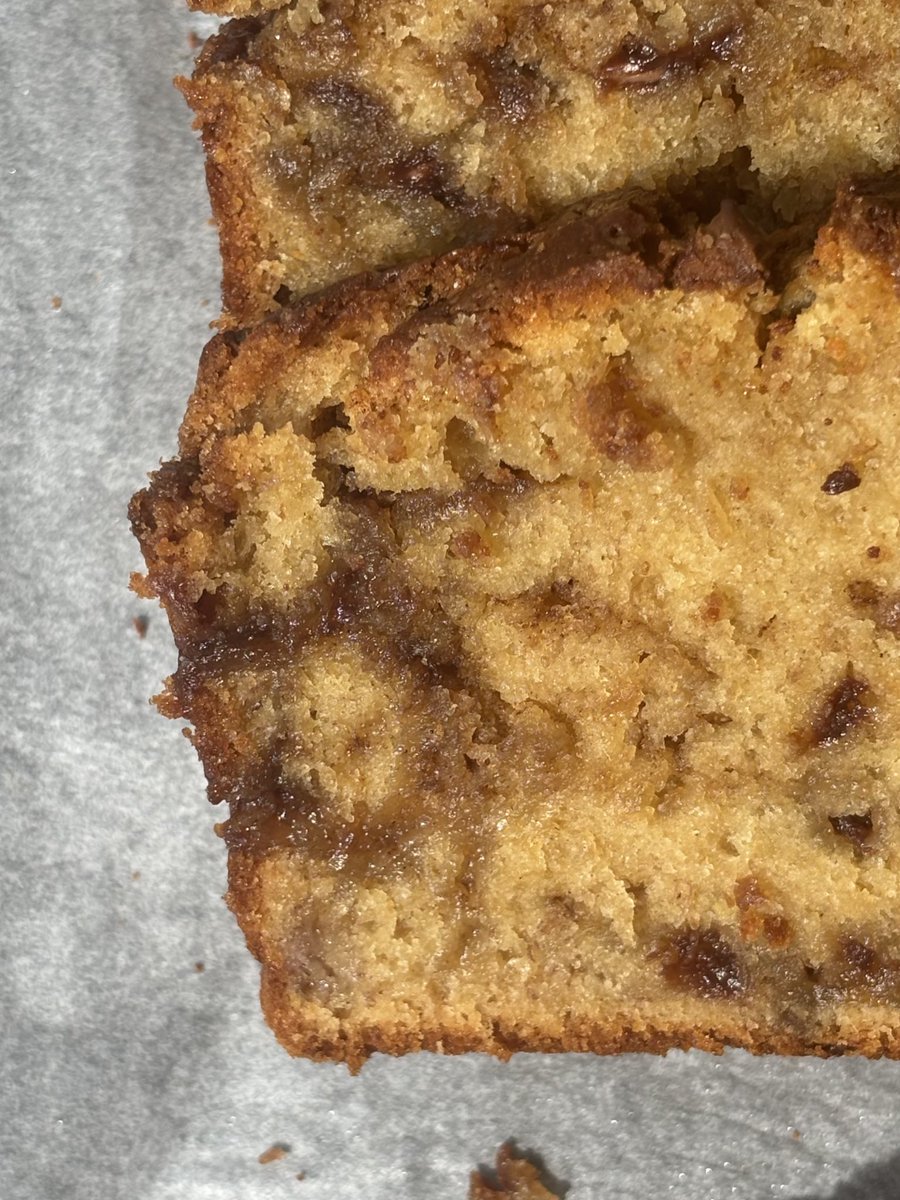 bakingenjoyer's tweet image. brown butter chocolate chip banana bread with cinnamon sugar swirls !!