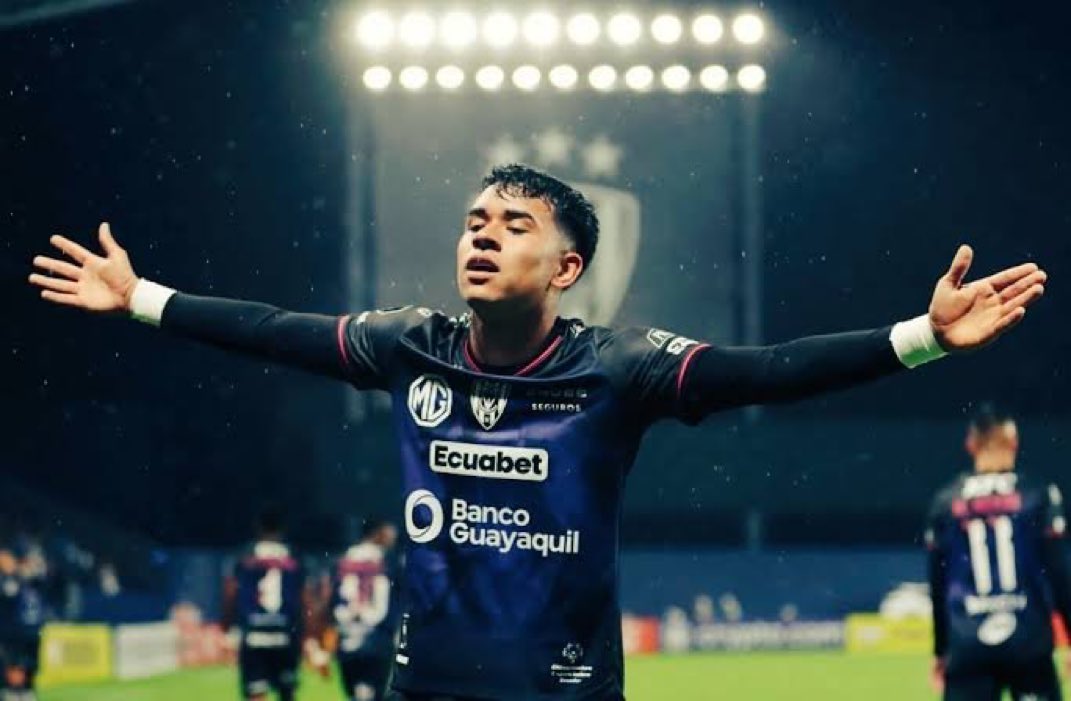 TheCoach_2's tweet image. Le prêt de Kendry Paez 🇪🇨 à Strasbourg 🔵⚪️ pourrait être finalisé dans les prochains jours.
📋 @JacobsBen
#RCSA #CFC #Ligue1