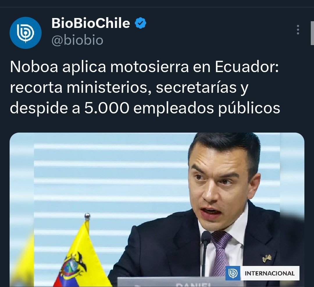 Roja53C's tweet image. Novia al más puro estilo de Milei, destroza la democracia en ecuador 
Y Kast tiene las mismas ideas ..