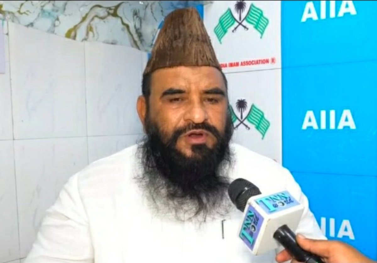 डिंपल यादव जी के लिए घटिया भाषा इस्तेमाल करने वाला मौलाना हो या कोई और — उस पर IPC 354A, 509, 504 लगाकर तुरंत गिरफ्तारी होनी चाहिए।
महिला का सम्मान कोई वोट बैंक नहीं होता।
<a href="/Uppolice/">UP POLICE</a> <a href="/yadavakhilesh/">Akhilesh Yadav</a> कार्रवाई करें!
