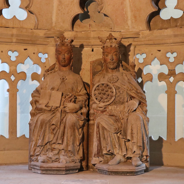 In 2008, archaeologists made a remarkable discovery inside Magdeburg Cathedral in Germany the nearly complete remains of Eadgyth of England, one of the oldest known members of the English royal family. Born in 910, Eadgyth was the granddaughter of Alfred the Great and the sister