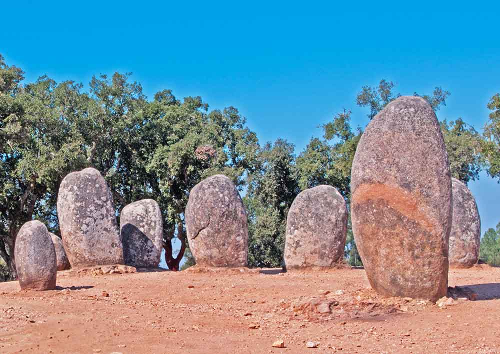 PtTravelGuide's tweet image. Portugal’s many prehistoric monuments bear silent witness to the country’s long and chequered history;
portugaltravelguide.com/prehistoric-po…