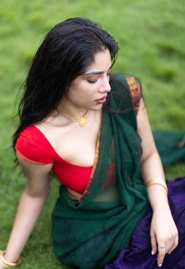 Gw3cZVIaQAA3N80?format=jpg&name=900x900