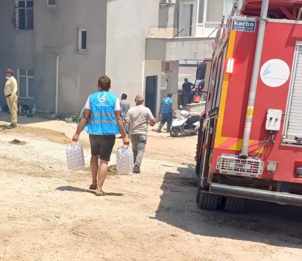 📍MERSİN

Ülkü Ocakları Mersin İl Başkanlığı tarafından Mersin'in çeşitli bölgelerinde meydana gelen yangınlarda devletimizin ilgili kurumlarıyla koordinasyon sağlanarak; söndürme, soğutma ve yardım çalışmalarında bulunuldu.