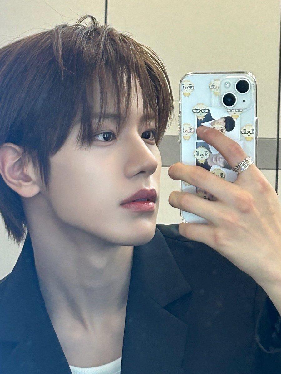 CYE_MEMBERS7's tweet image. 클로저 오늘 가요대전 잘 봤어요??
클로저 응원 덕분에 너무 즐겁고 행복하게
무대 할 수 있었어요!
앞으로 더 멋진 무대 보여드릴 수 있도록
노력할게요!! 감사합니다요!!🤍🤍
#송승호 #SONGSEUNGHO
#CLOSEYOUREYES #클로즈유어아이즈
#클유아 #CYE