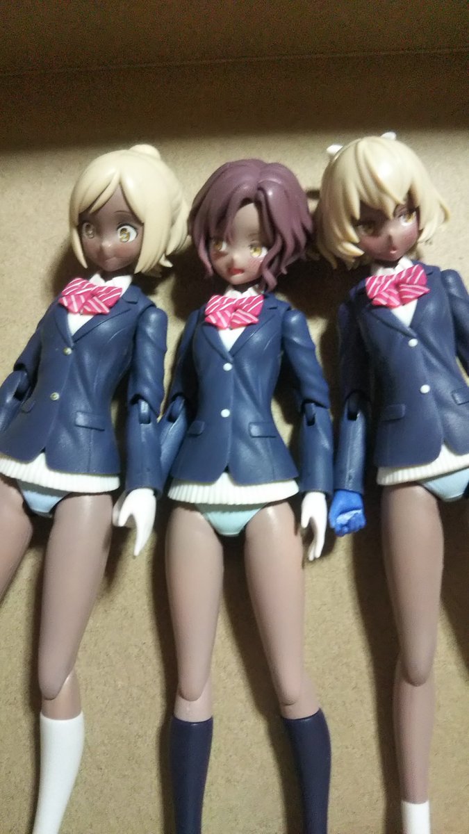 kurentu's tweet image. 急に美プラ熱が再熱してきて積みプラ(ただの余りパーツだけど、俺は自慢だけど美プラは積んだことない)崩してパーツの切り離し整理してる。昔作ったSQLたち