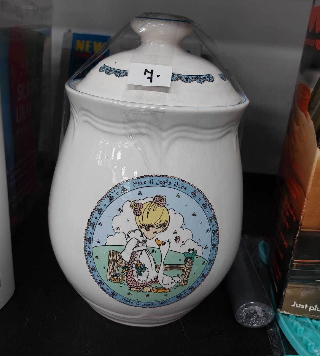 toydose's tweet image. I forgot to post this but the op shop had a Precious Moments jar that oomf called an urn and im still not convinced it isnt one