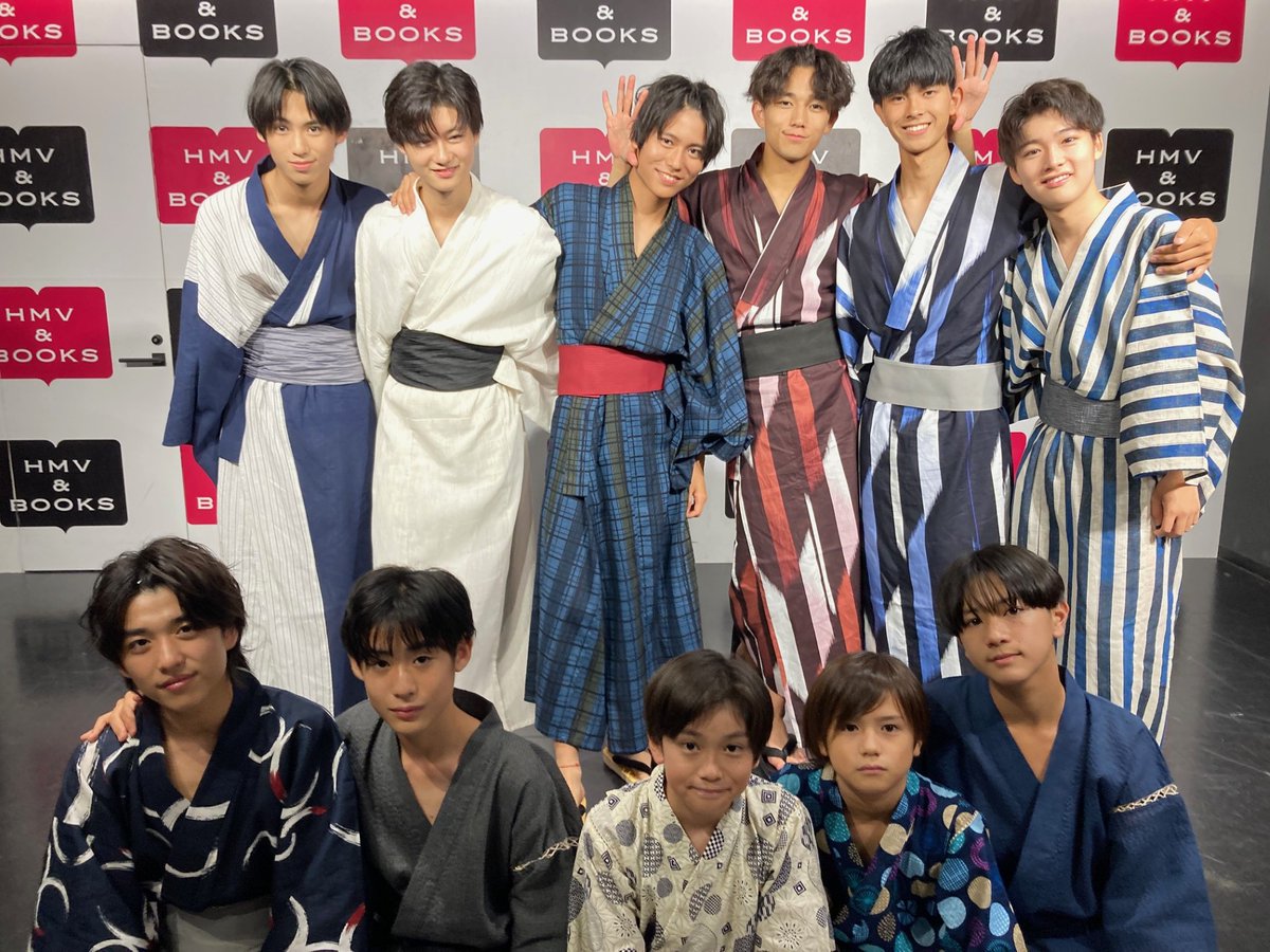 hmvbooks_hakata's tweet image. 【#EBiDANFUKUOKA】

本日は、『BARI LIVE Vol.18』に
ご来店頂きありがとうございました🙌

夏らしい浴衣でのお写真いただきました😍

次回は8/31 15:00～！！
またのご来店お待ちしてます🫡
hmv.co.jp/store/event/53…
#HMV博多_event